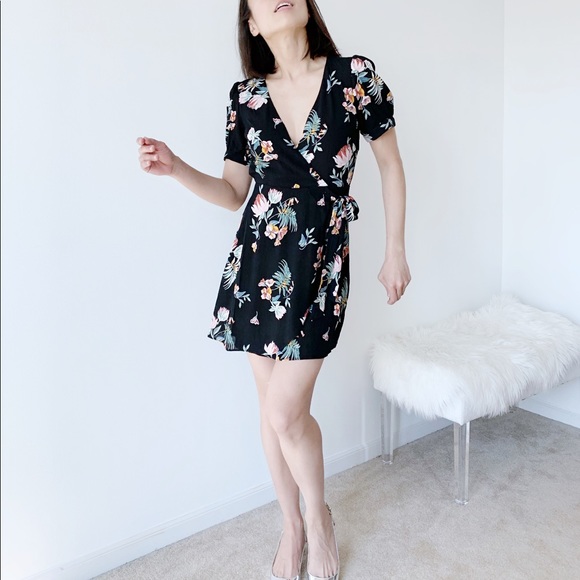 SUMMER SALE ! OLIVIA Faux wrap floral dress - Picture 3 of 7